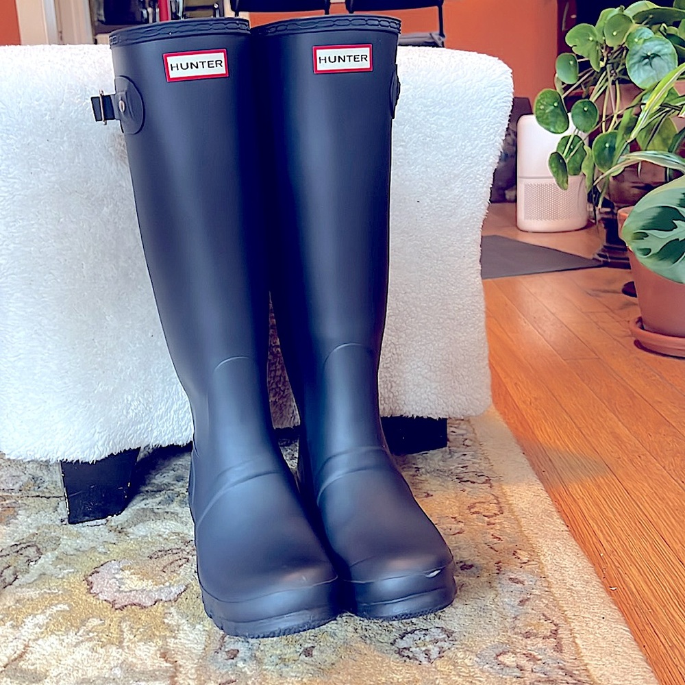 Hunter Tall Navy Rain Boots, Used Women’s 8
